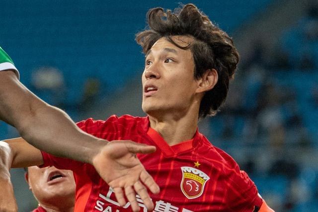 伟德体育平台-【足协杯】卡隆武磊传射 首回合海港4比0战胜蓉城